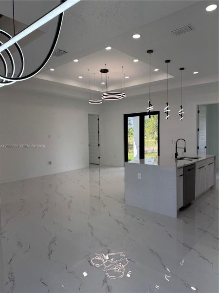 Spacious, unfurnished interior of a new home in , Lehigh Acres (Image 19).