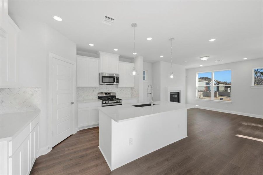 Furnished interior view inside a new home in Painted Tree Woodland West – Cottages, McKinney (Image 16).