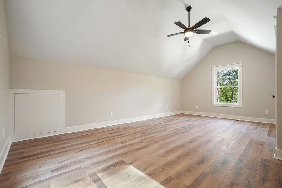Spacious, unfurnished interior of a new home in , Talking Rock (Image 17).