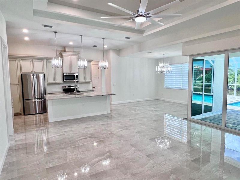 Spacious, unfurnished interior of a new home in , Rotonda West (Image 22).