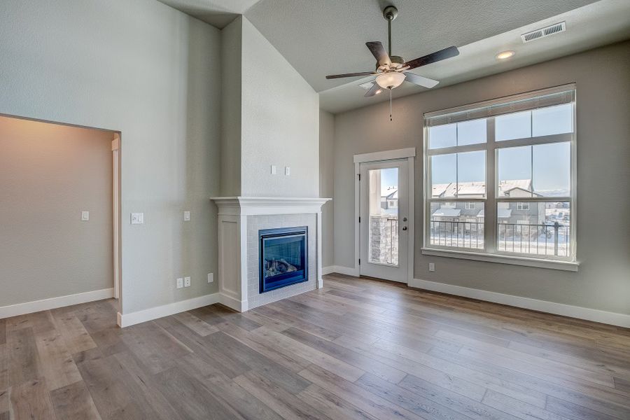 Spacious, unfurnished interior of a new home in The Lakes at Centerra - North Shore Flats, Loveland (Image 9).