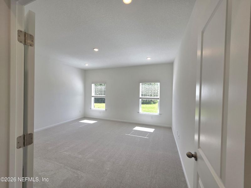 Spacious, unfurnished interior of a new home in Hyland Trail, Green Cove Springs (Image 11).