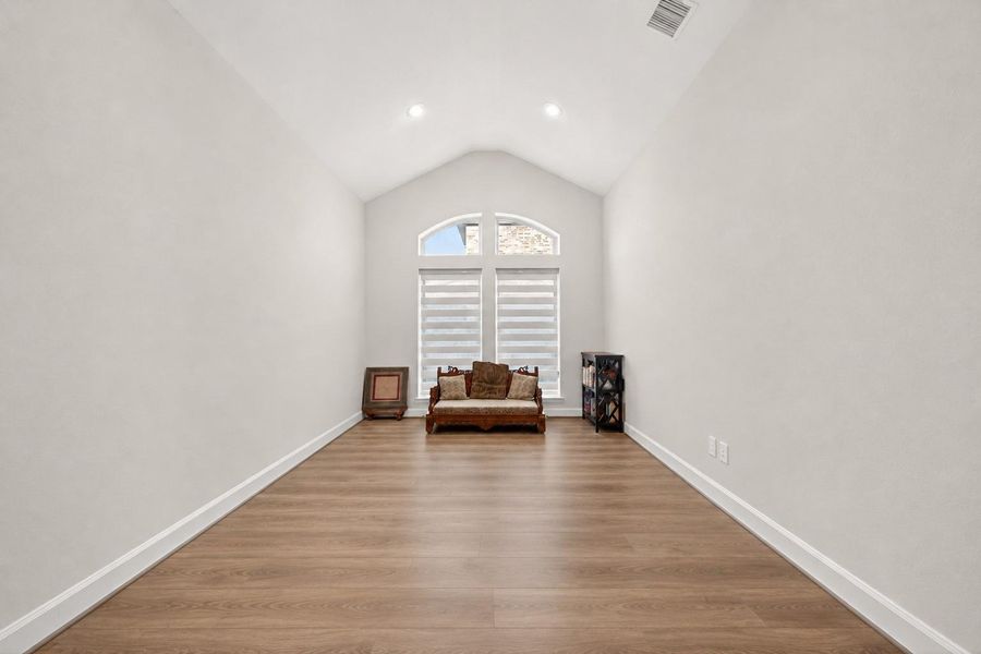 Spacious, unfurnished interior of a new home in StoneCreek Estates, Richmond (Image 23). Spacious, unfurnished interior of a new home in StoneCreek Estates, Richmond (Image 23).