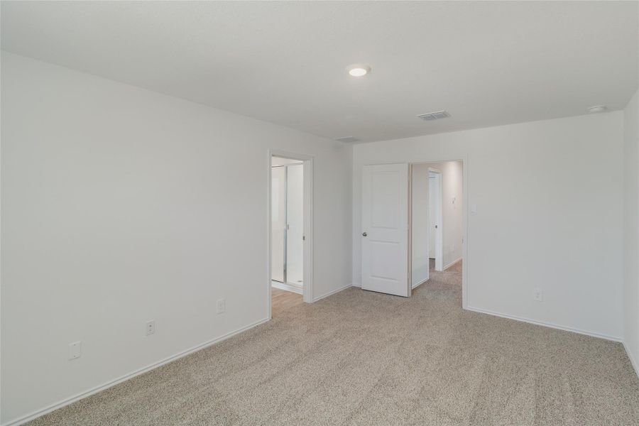 Spacious, unfurnished interior of a new home in Prairie Lakes, Buda (Image 9). Spacious, unfurnished interior of a new home in Prairie Lakes, Buda (Image 9).