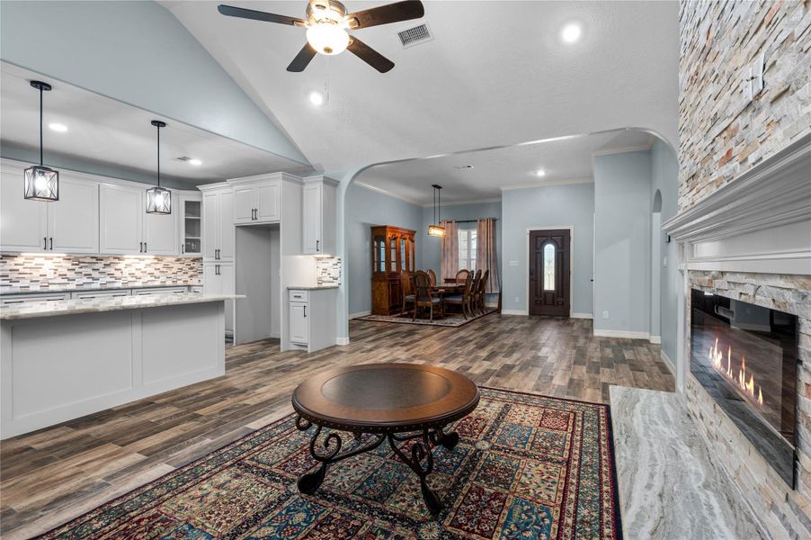 Image 21 of a home in .