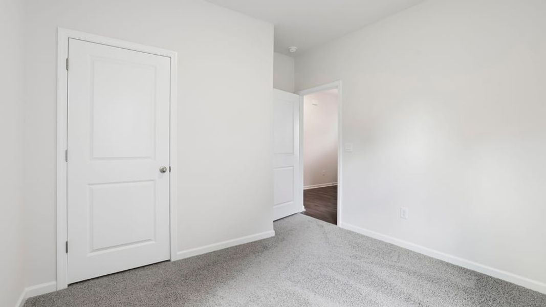 Spacious, unfurnished interior of a new home in Hunters Ridge, Woodruff (Image 23).