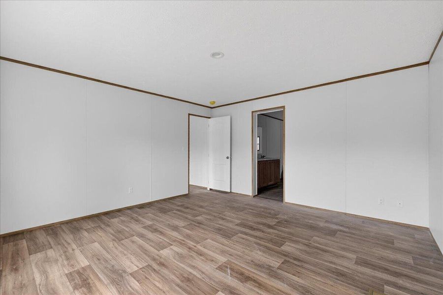 Spacious, unfurnished interior of a new home in , Pineville (Image 19).