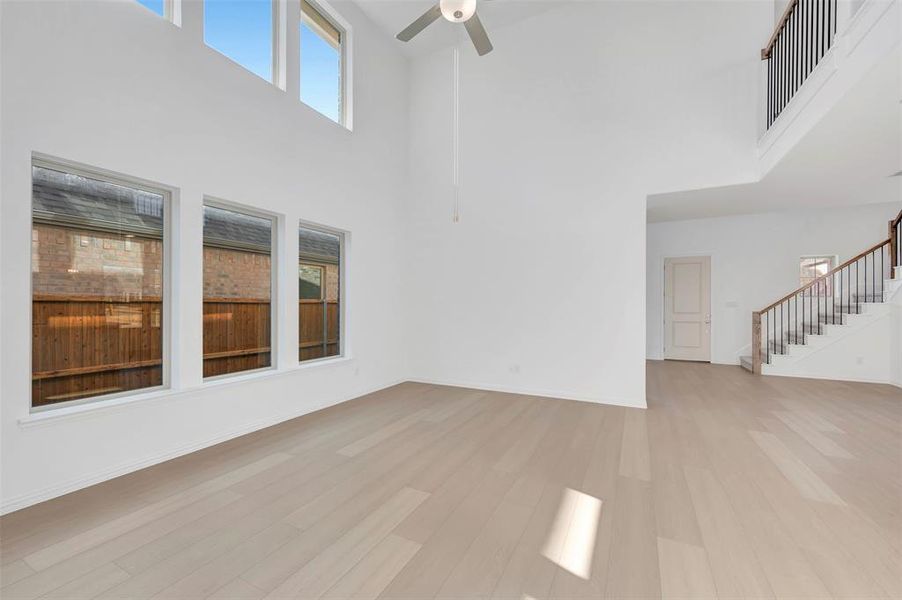 Spacious, unfurnished interior of a new home in Tarrytown, Crowley (Image 23).