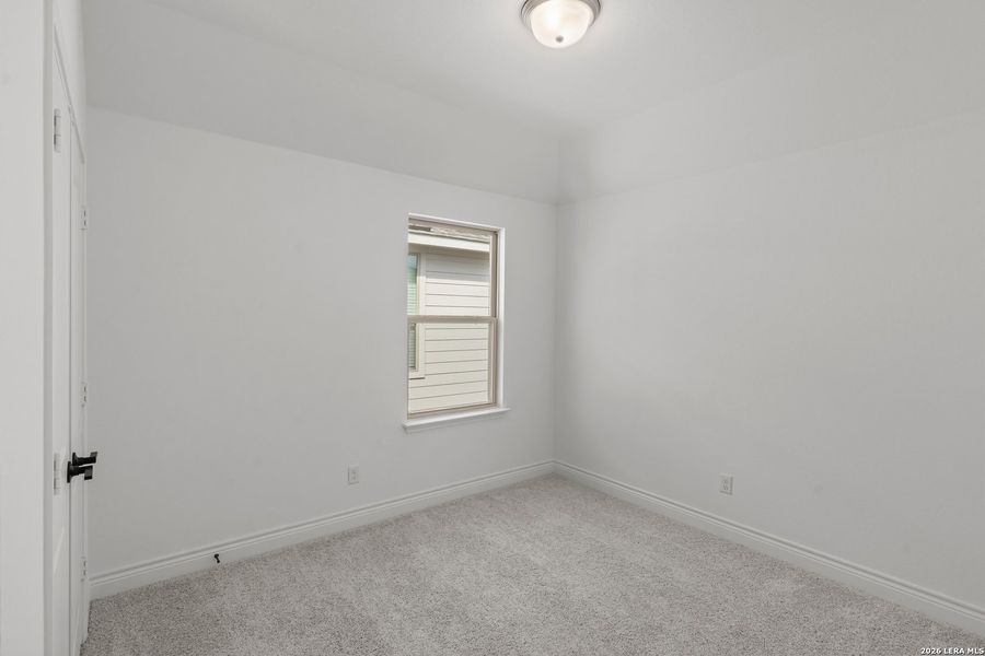 Spacious, unfurnished interior of a new home in Bison Ridge, San Antonio (Image 28).