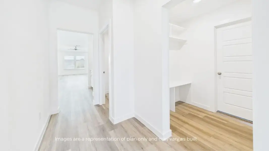 Spacious, unfurnished interior of a new home in Westmont, Lubbock (Image 8).