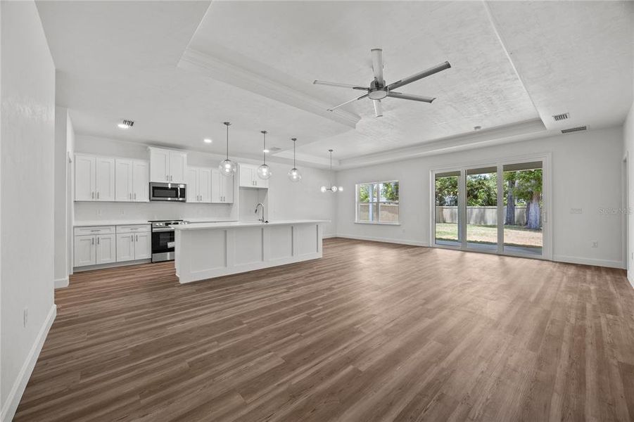 Spacious, unfurnished interior of a new home in , Gainesville (Image 23).