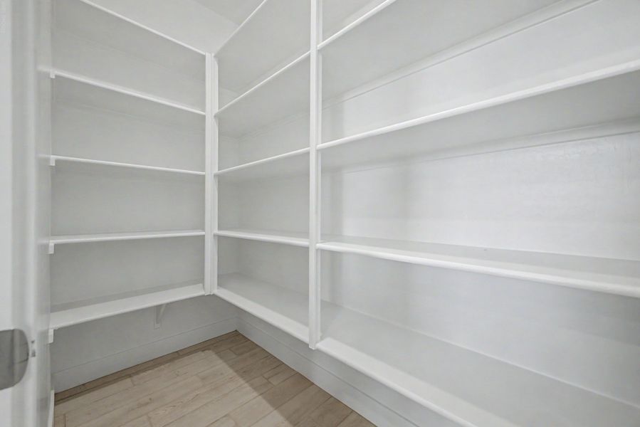 Spacious, unfurnished interior of a new home in Skyline Village, San Tan Valley (Image 10).