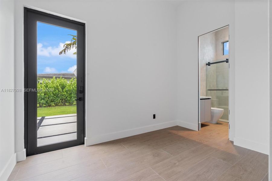 Spacious, unfurnished interior of a new home in , Davie (Image 22).