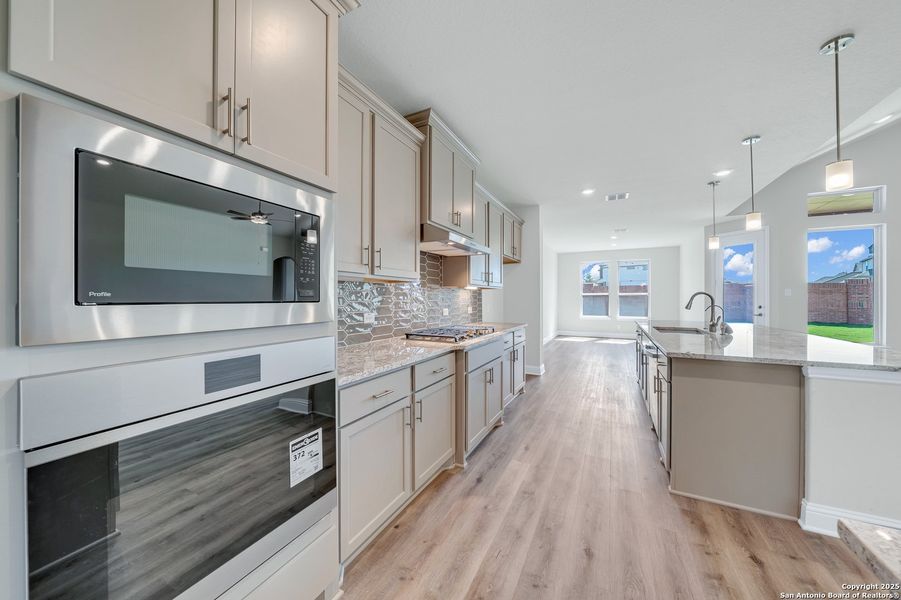 Furnished interior view inside a new home in Buffalo Crossing, Cibolo (Image 9). Furnished interior view inside a new home in Buffalo Crossing, Cibolo (Image 9).
