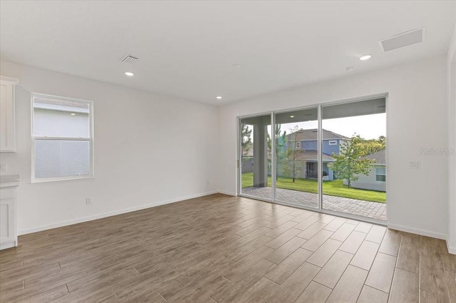 Spacious, unfurnished interior of a new home in Summerbrooke, Mount Dora (Image 12).