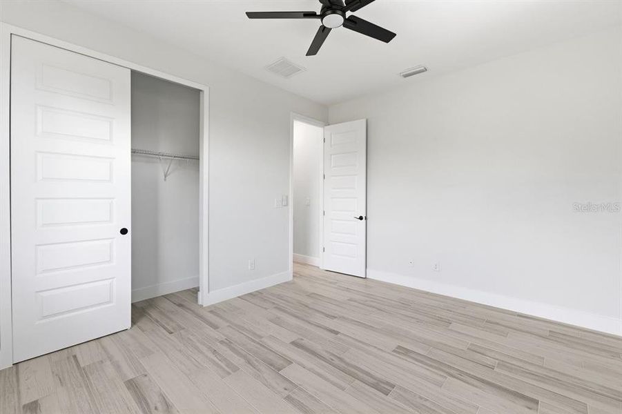 Spacious, unfurnished interior of a new home in , Englewood (Image 41).