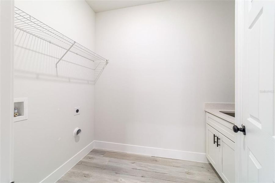 Spacious, unfurnished interior of a new home in , Dunnellon (Image 43). Spacious, unfurnished interior of a new home in , Dunnellon (Image 43).