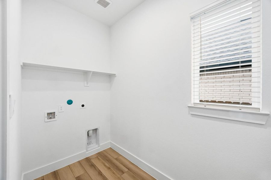 Spacious, unfurnished interior of a new home in Hills of Westlake, Conroe (Image 28). Spacious, unfurnished interior of a new home in Hills of Westlake, Conroe (Image 28).