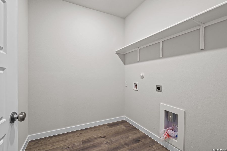 Spacious, unfurnished interior of a new home in Summerlin, San Antonio (Image 24).