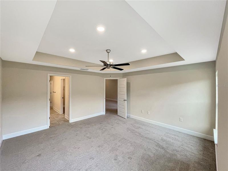 Spacious, unfurnished interior of a new home in Harmony Central, St. Cloud (Image 10).