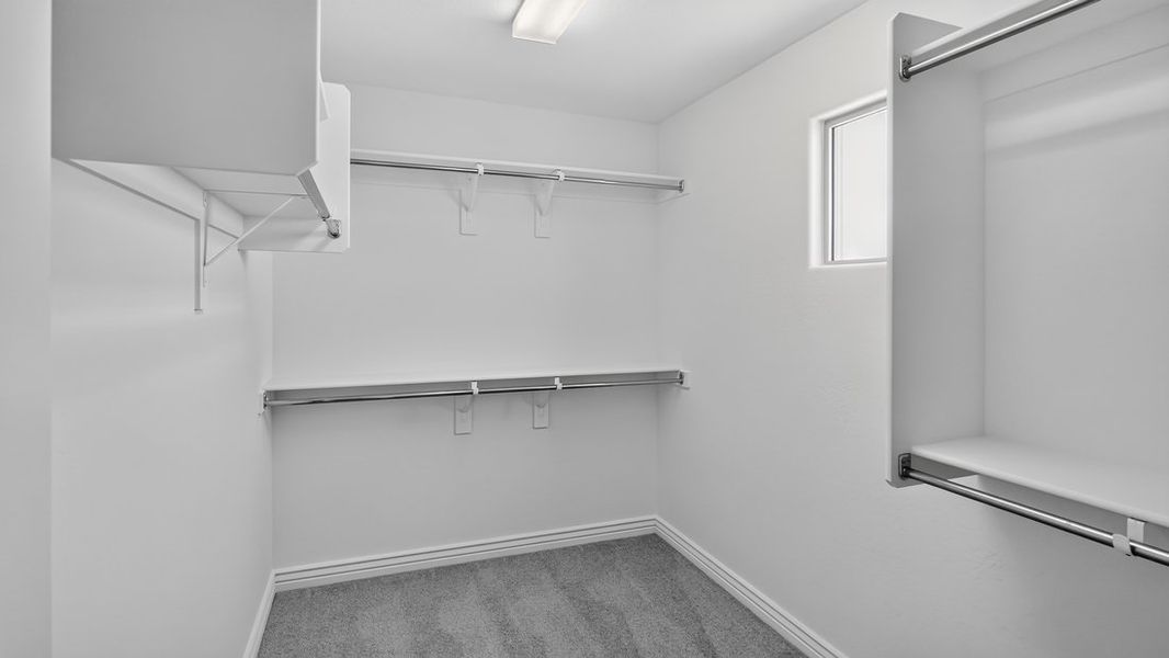 Spacious, unfurnished interior of a new home in Allen Ranches, Litchfield Park (Image 15).