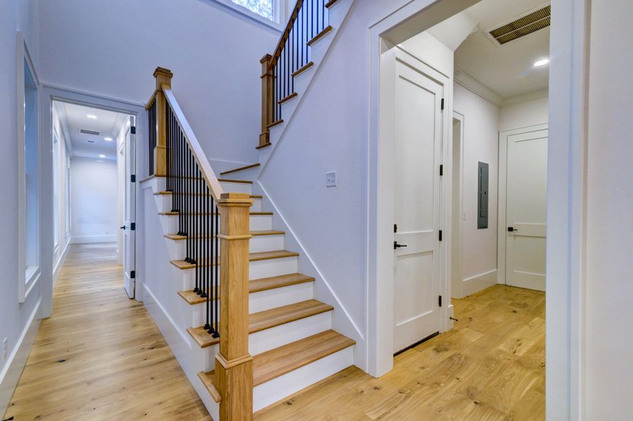 Spacious, unfurnished interior of a new home in , Seabrook Island (Image 49).