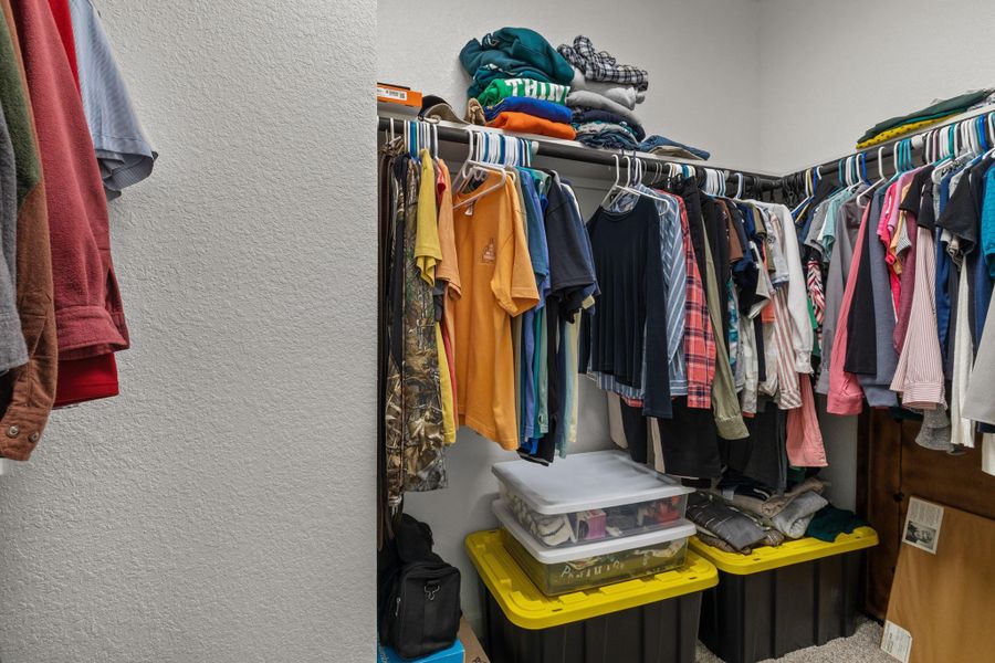 Close-up of interior finishes inside a home in , Iowa Colony (Image 19).