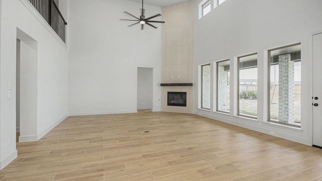 Spacious, unfurnished interior of a new home in Legacy Prairie at Katy Court, Katy (Image 7).