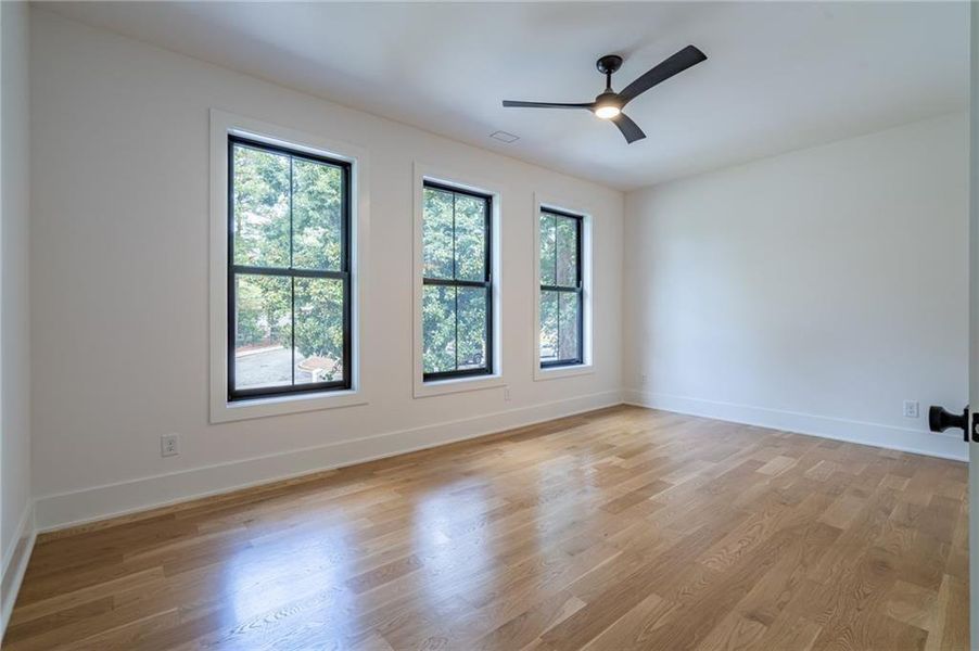 Spacious, unfurnished interior of a new home in , Brookhaven (Image 20).