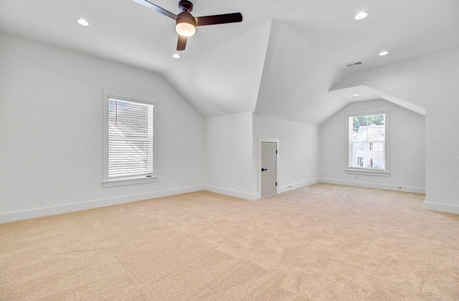 Spacious, unfurnished interior of a new home in , Summerville (Image 47).
