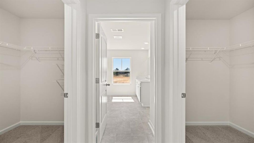Spacious, unfurnished interior of a new home in Thompson Ridge, Dallas (Image 26).