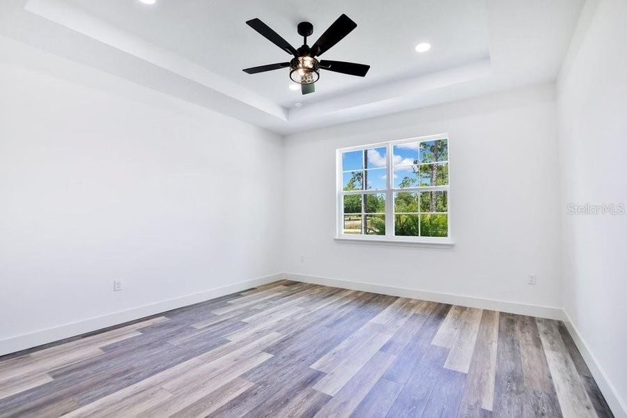 Spacious, unfurnished interior of a new home in , Eustis (Image 27).