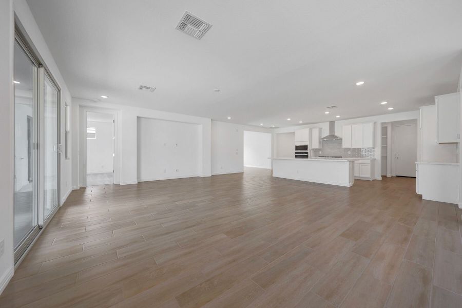 Spacious, unfurnished interior of a new home in Miravida, Surprise (Image 8).