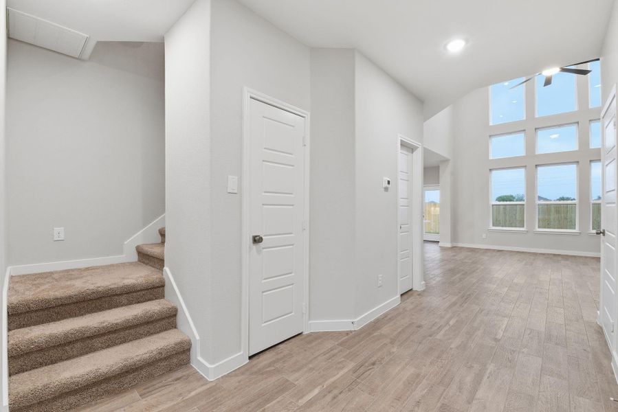 Spacious, unfurnished interior of a new home in , Fresno (Image 35).