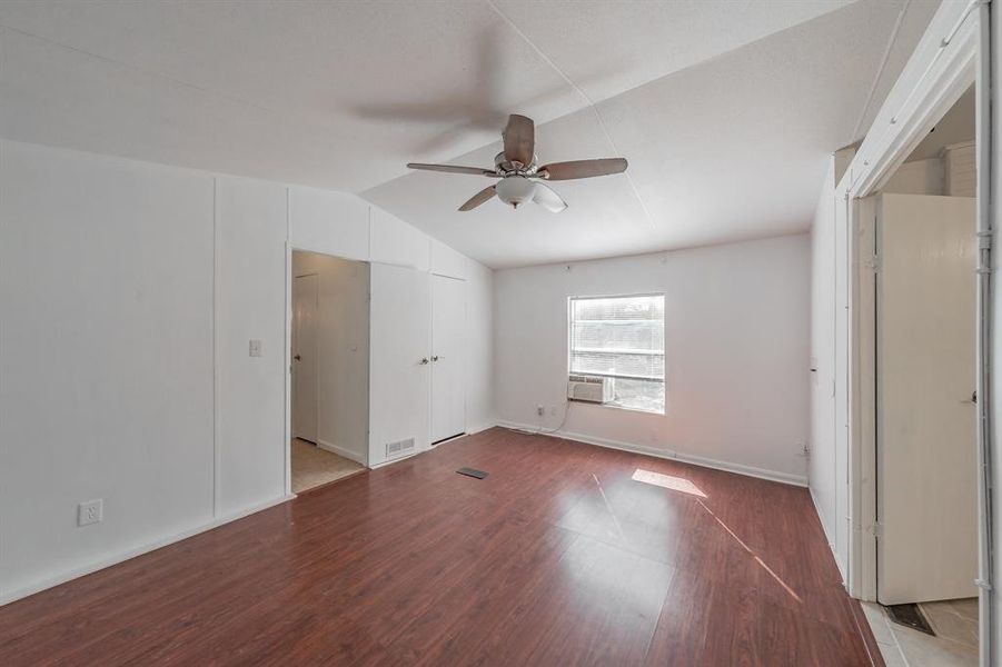 Spacious, unfurnished interior of a new home in , Millsap (Image 20).