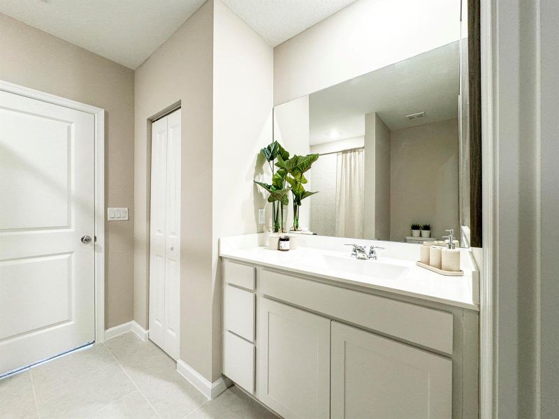 PBH_BrystolWylder_Pic_Honor_Owners_Bath_ PBH_BrystolWylder_Pic_Honor_Owners_Bath_