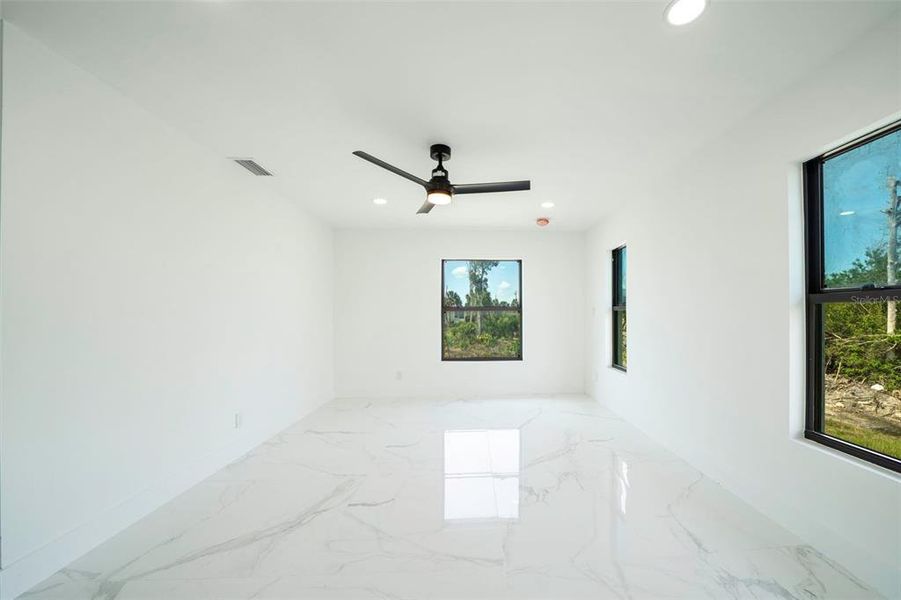 Spacious, unfurnished interior of a new home in , Punta Gorda (Image 19).