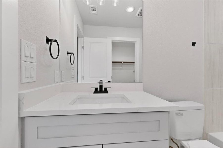 Furnished interior view inside a new home in , Rowlett (Image 14).