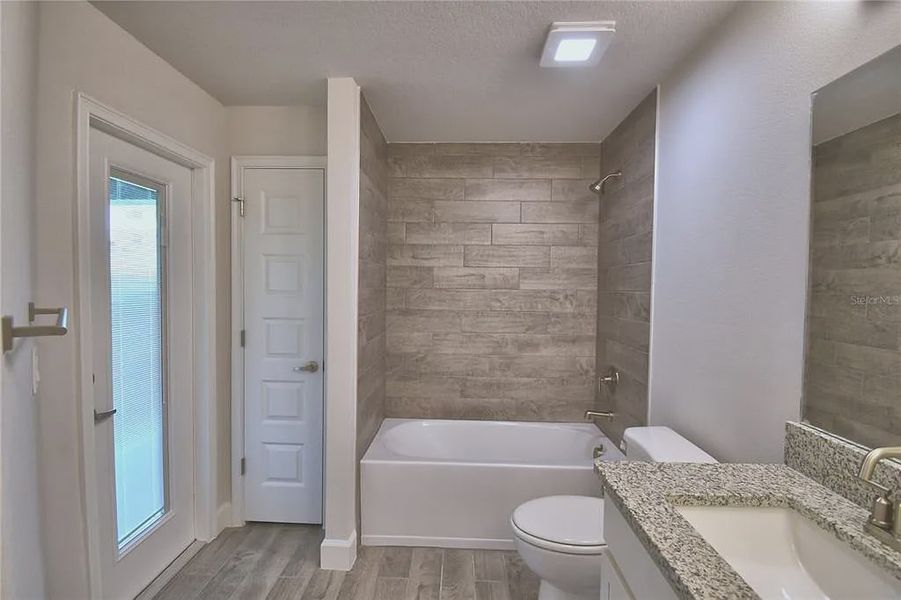 Furnished interior view inside a new home in Lake Juliana Estates, Auburndale (Image 10).