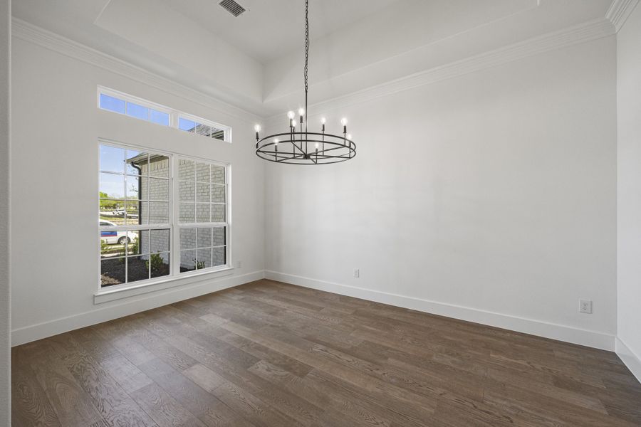 Spacious, unfurnished interior of a new home in Winding Creek, Rockwall (Image 22).