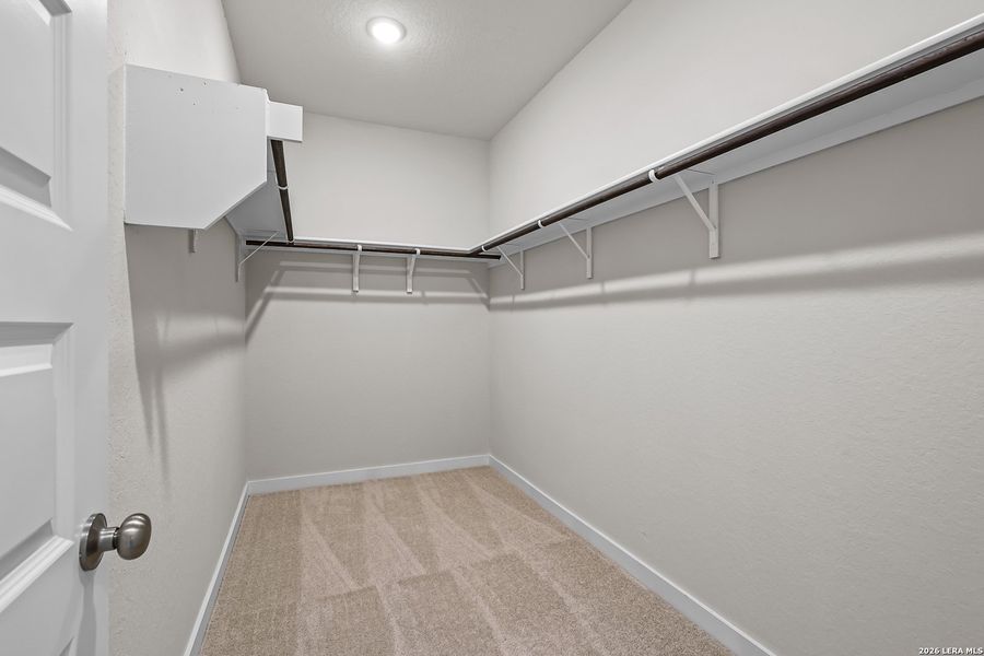 Spacious, unfurnished interior of a new home in Hiddenbrooke, Seguin (Image 28).