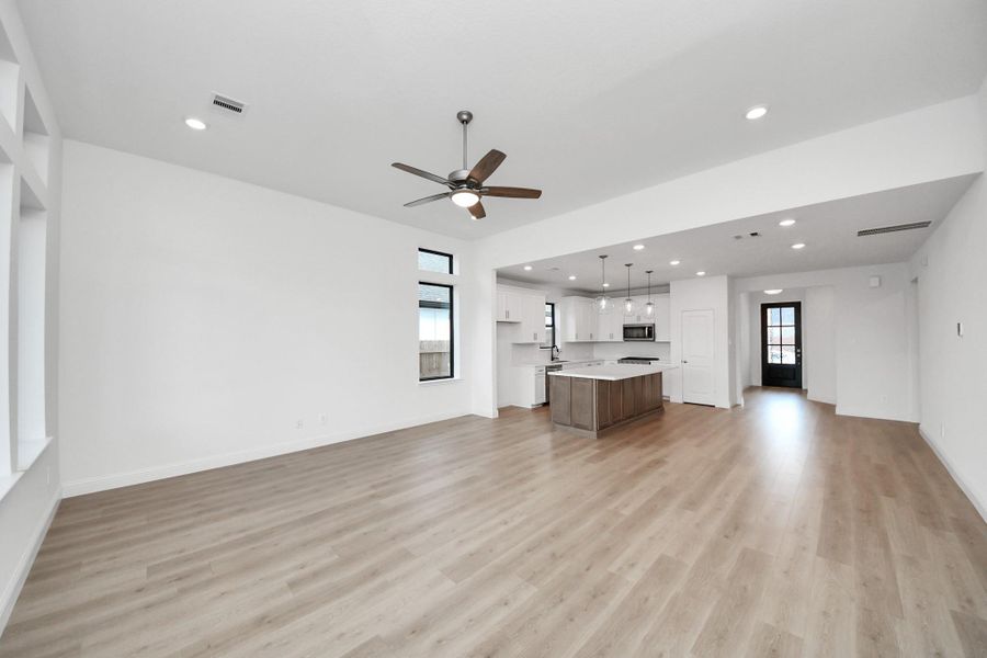 Spacious, unfurnished interior of a new home in , Katy (Image 20). Spacious, unfurnished interior of a new home in , Katy (Image 20).