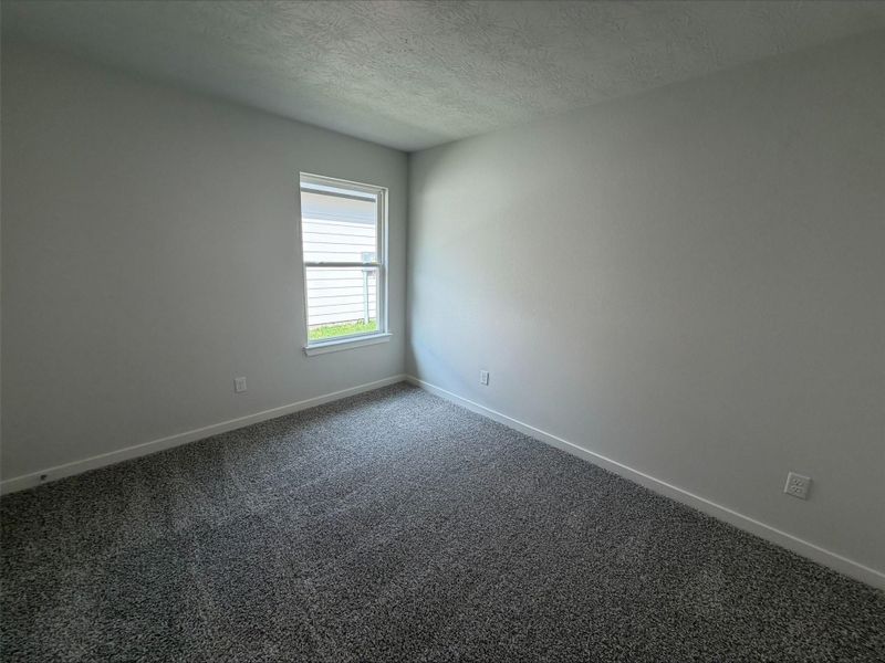 Spacious, unfurnished interior of a new home in Rockbridge East, Huntsville (Image 9).