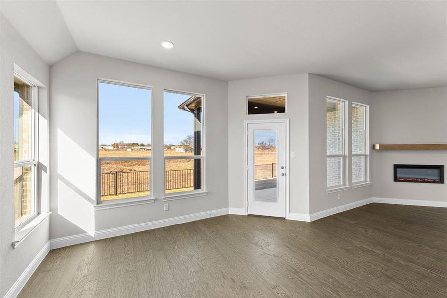 7809 Barley Field-Dining-1 7809 Barley Field-Dining-1