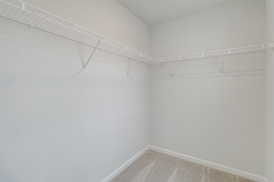 Spacious, unfurnished interior of a new home in Winston Point, Gilbert (Image 27).