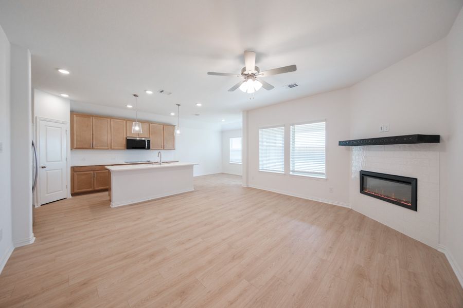 Spacious, unfurnished interior of a new home in Churchill, Anna (Image 16).