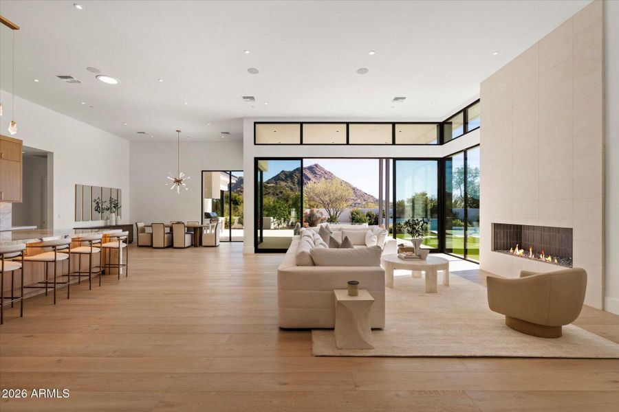 Light & Bright Light & Bright