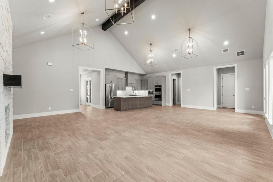 Spacious, unfurnished interior of a new home in Chapel Bend, Montgomery (Image 11).