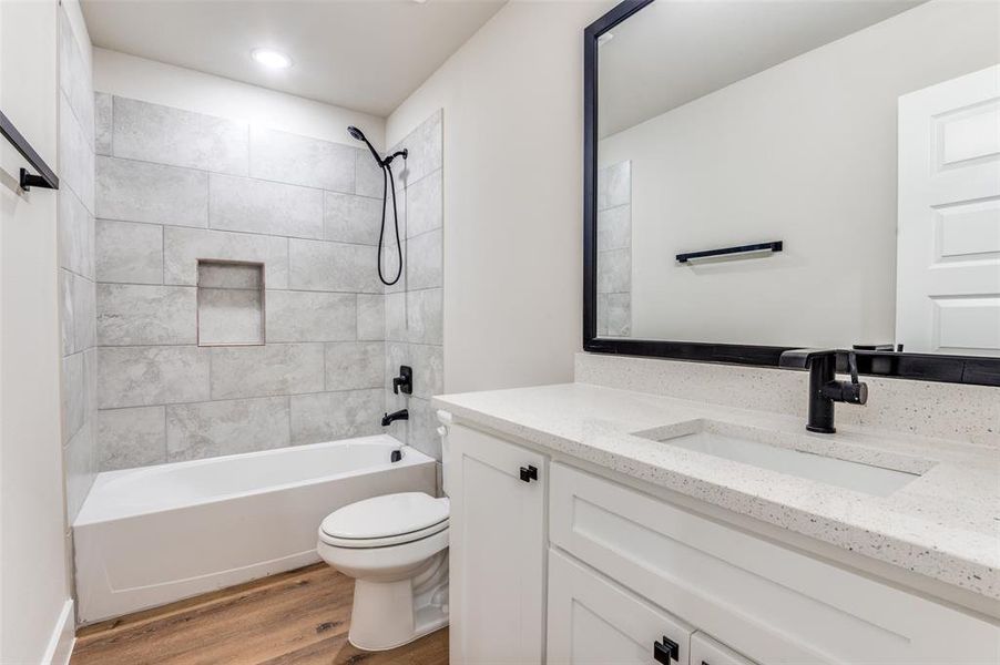 Furnished interior view inside a new home in , Dallas (Image 6).