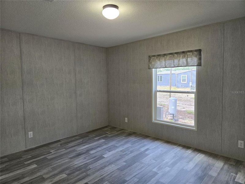 Spacious, unfurnished interior of a new home in , Bronson (Image 13).